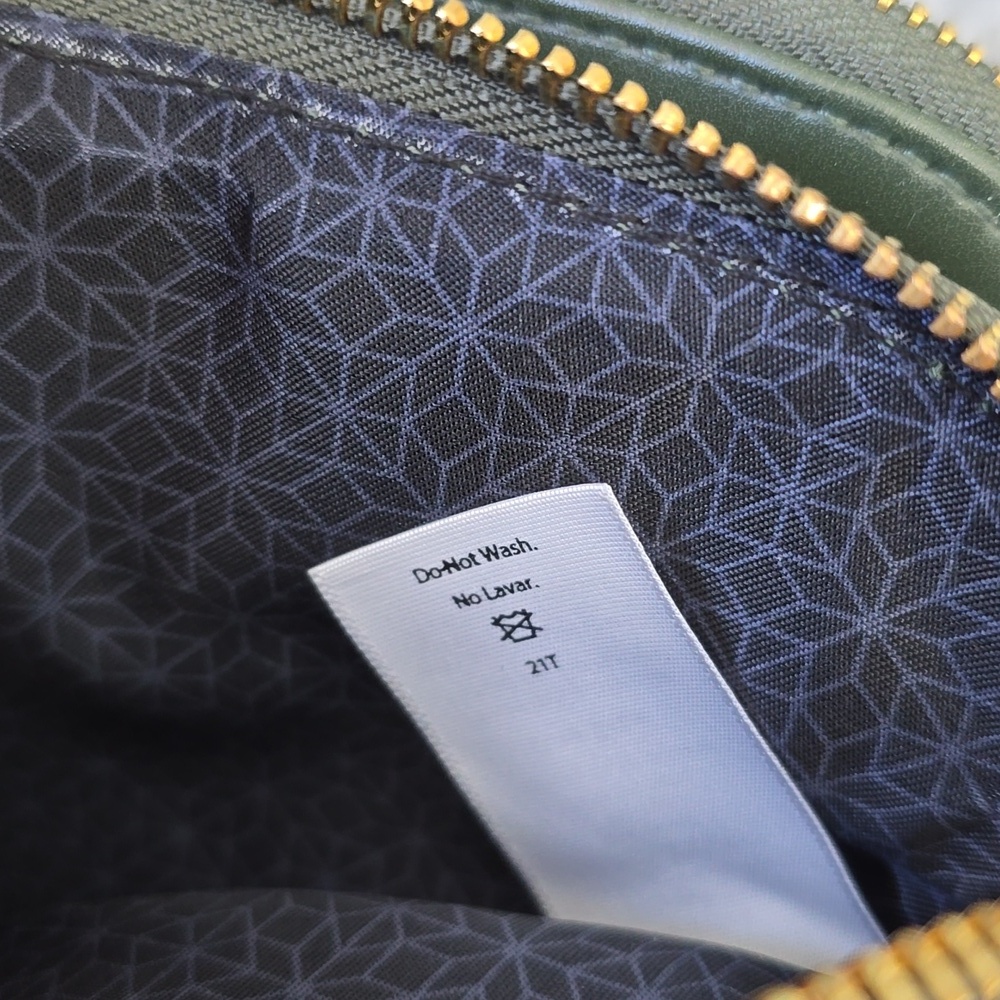 Quilted Faux Leather Crossbody Bag | Forest Green Phone Bag | Triple Compartment - Picture 5 of 16